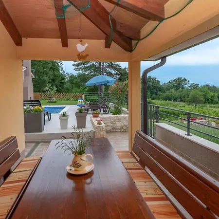 펜션 Ana-marija With Pool & Panoramic Nature Views *