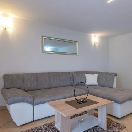 Ana-marija With Pool & Panoramic Nature Views Hébergement de vacances Nedeščina