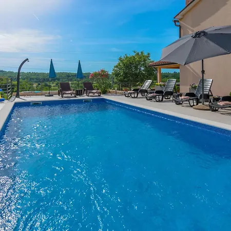 Ana-marija With Pool & Panoramic Nature Views