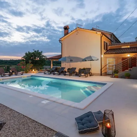 펜션 Ana-marija With Pool & Panoramic Nature Views