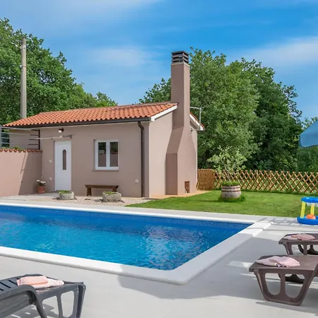 Ana-marija With Pool & Panoramic Nature Views