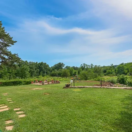 Ana-marija With Pool & Panoramic Nature Views * Nedescina