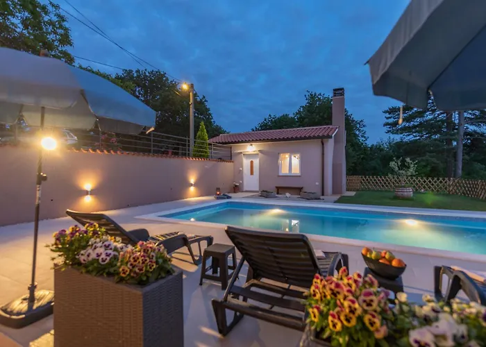 Ana-marija With Pool & Panoramic Nature Views