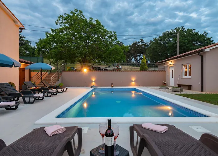 Ana-marija With Pool & Panoramic Nature Views *