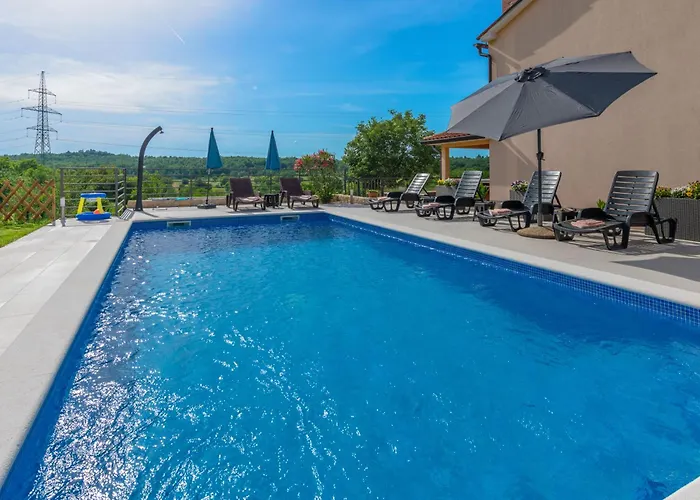 Ana-marija With Pool & Panoramic Nature Views