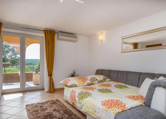 Ana-marija With Pool & Panoramic Nature Views Nedescina