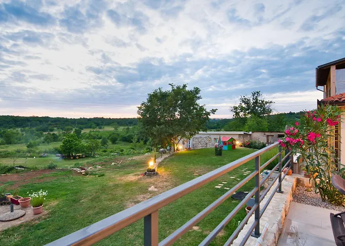 Ana-marija With Pool & Panoramic Nature Views *