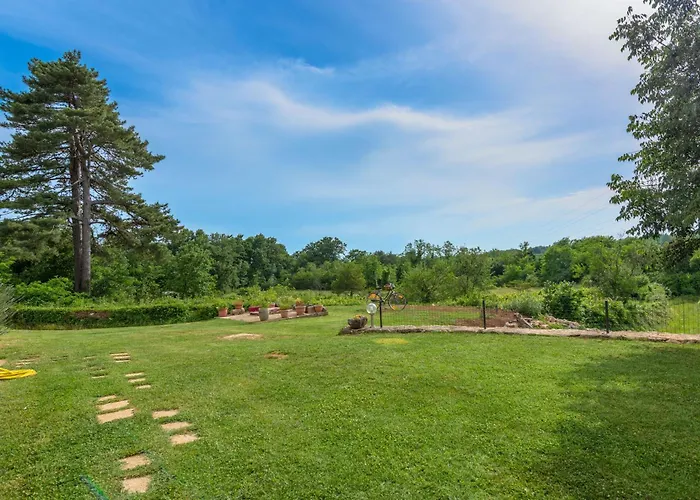 Ana-marija With Pool & Panoramic Nature Views * Nedescina