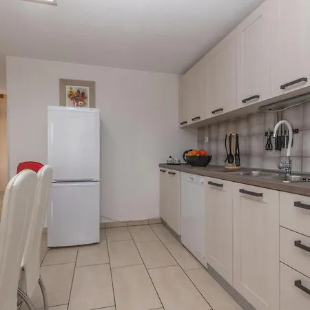 Ana-marija With Pool & Panoramic Nature Views Nedescina