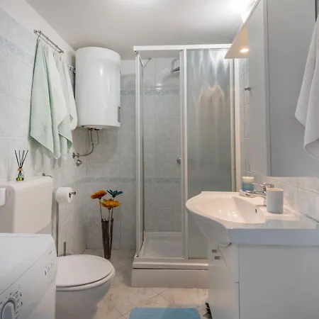Ana-marija With Pool & Panoramic Nature Views * Nedescina