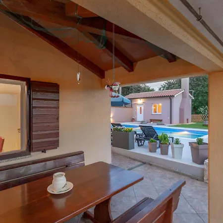 Ana-marija With Pool & Panoramic Nature Views Дом отдыха