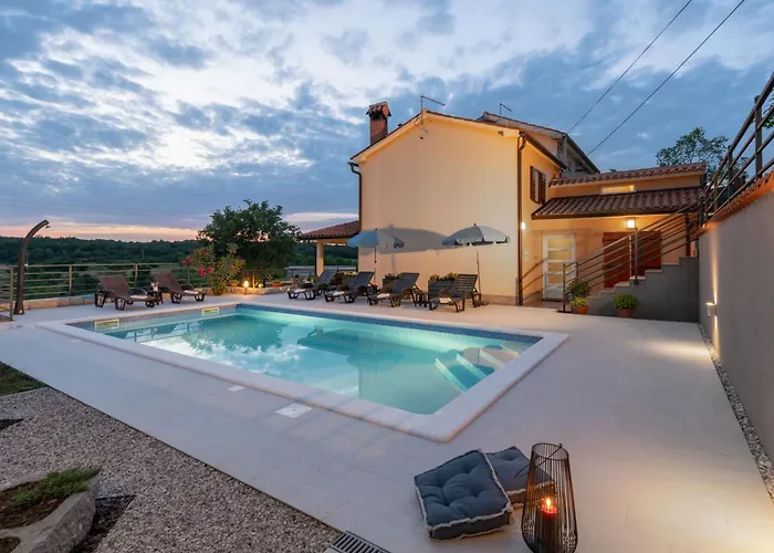 別荘 Ana-marija With Pool & Panoramic Nature Views